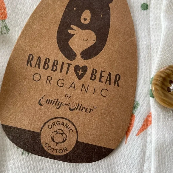SOLD🥕 NWT Organic Cotton Carrot Long sleeve onesie with brown buttons - Picture 5 of 6